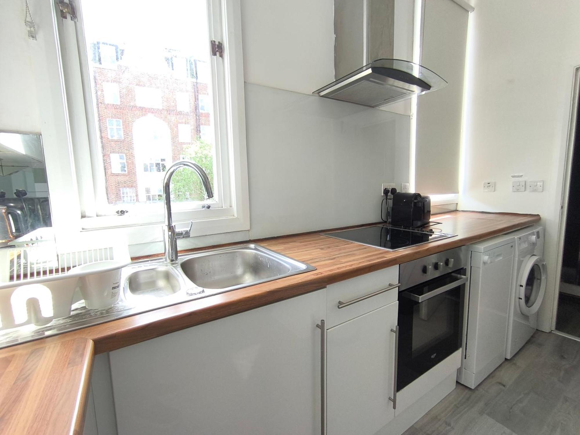 Bright one bedroom apartment in Chiswick Londen Buitenkant foto