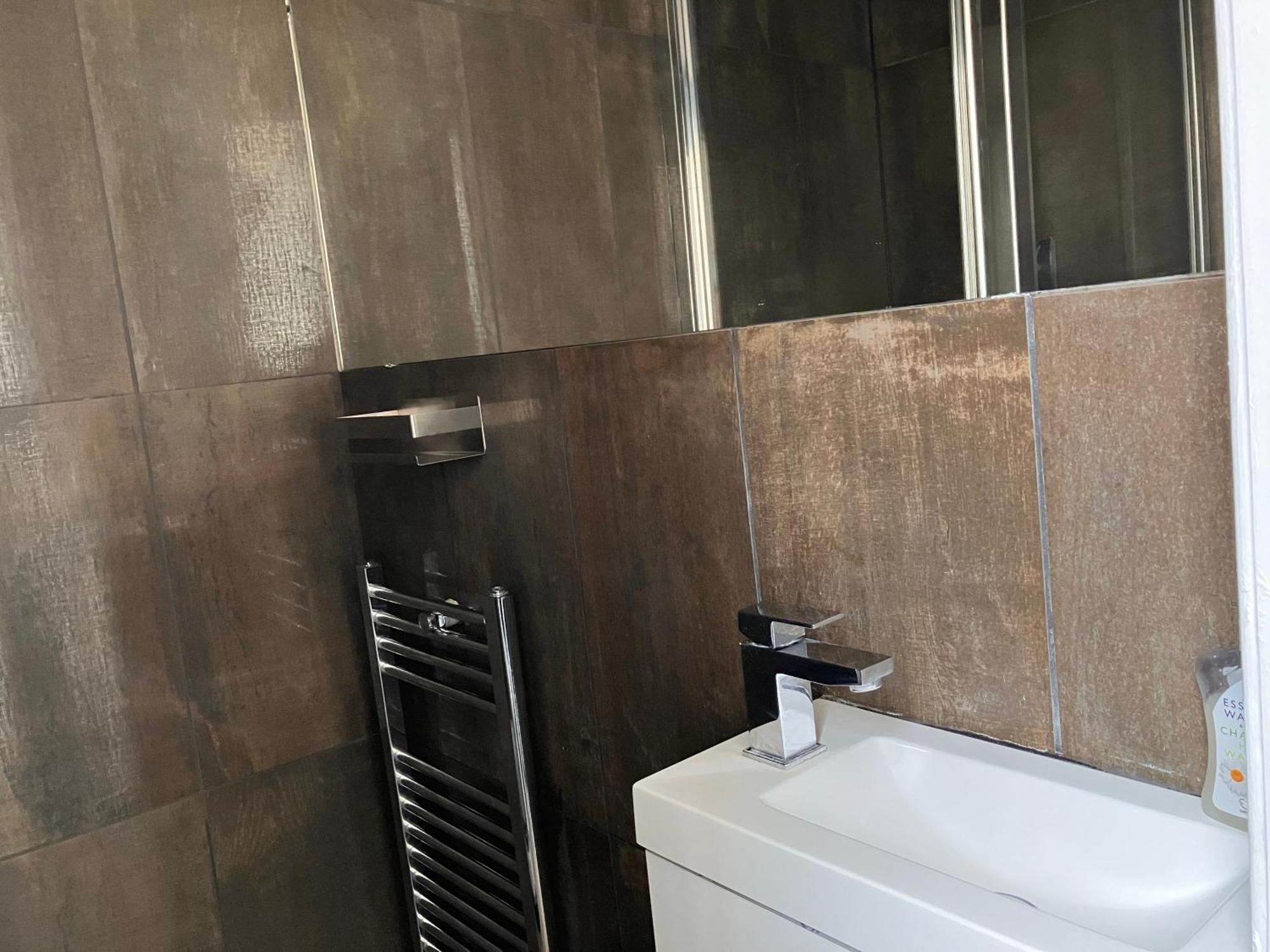 Bright one bedroom apartment in Chiswick Londen Buitenkant foto