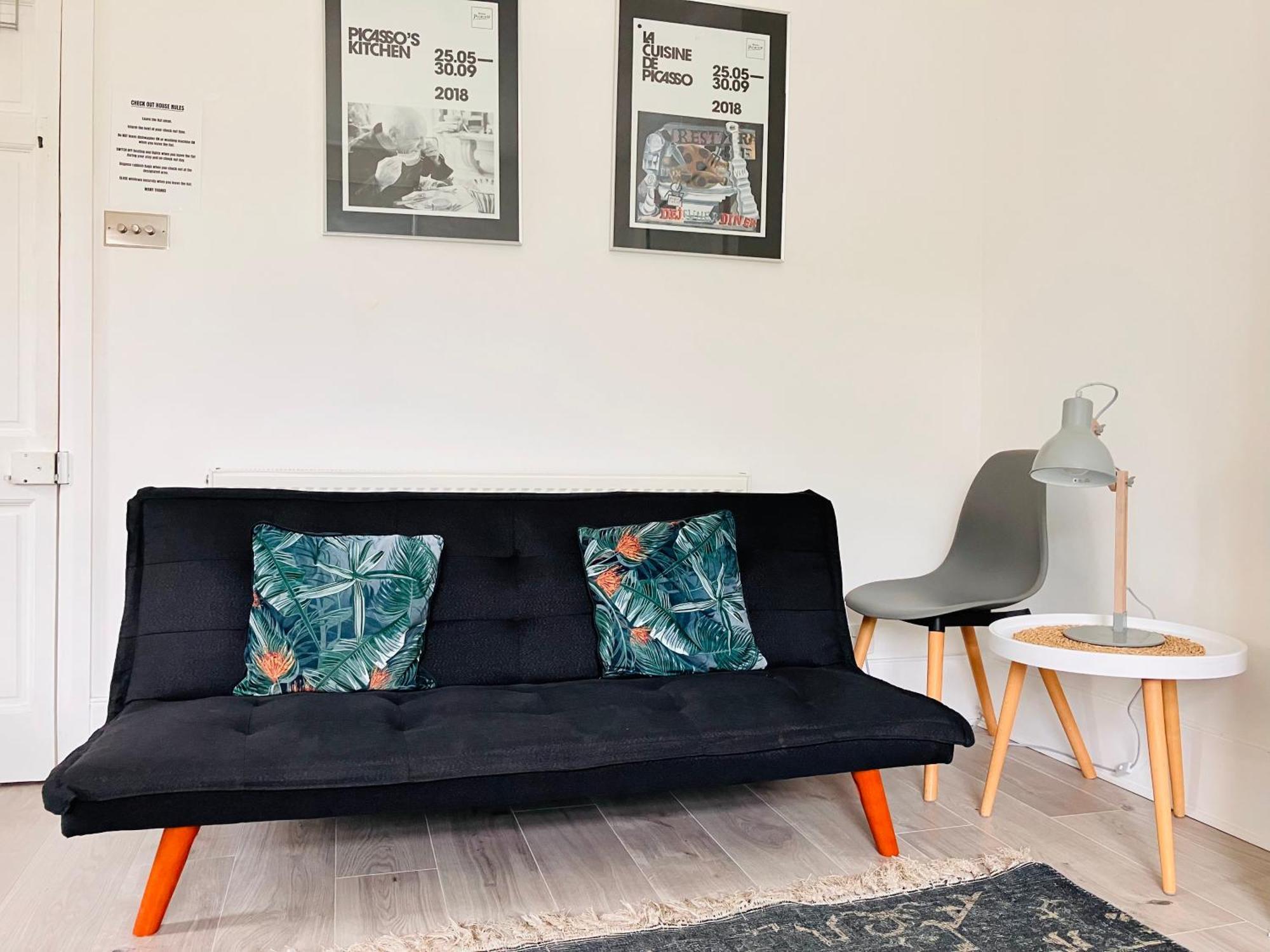 Bright one bedroom apartment in Chiswick Londen Buitenkant foto